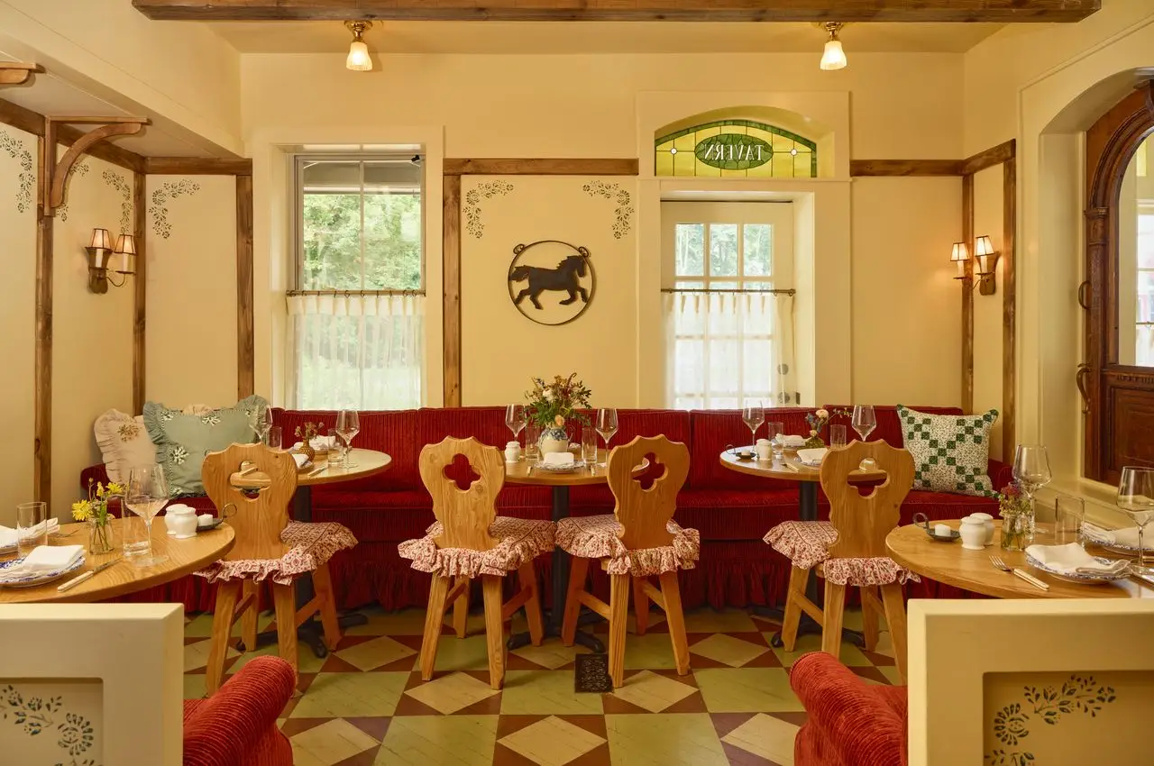 The Feathers tavern, farm-to-table dining in the Hudson Valley.
